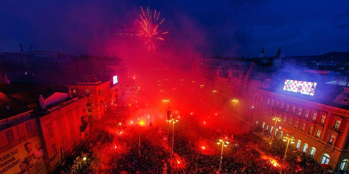 FOTO + VIDEO Strieborných Chorvátov privítali v Záhrebe státisíce fanúšikov