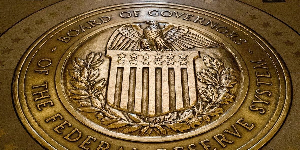 Fed bude pokračovať vo zvyšovaní sadzieb, keďže ekonomika USA rastie rýchlo
