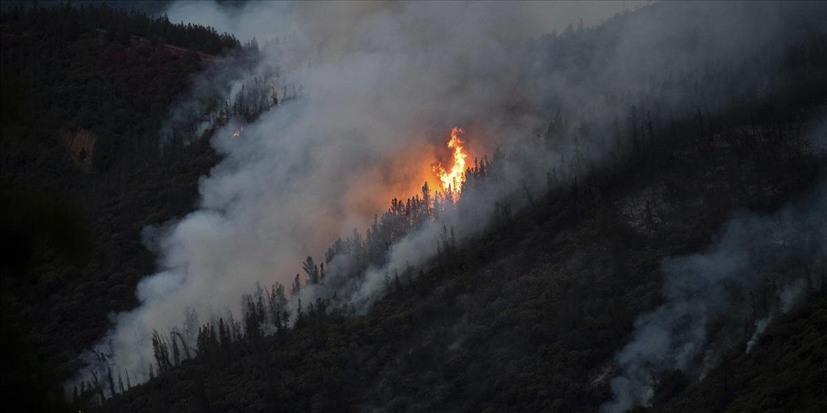 Yosemitský národný park v Kalifornii ohrozuje lesný požiar