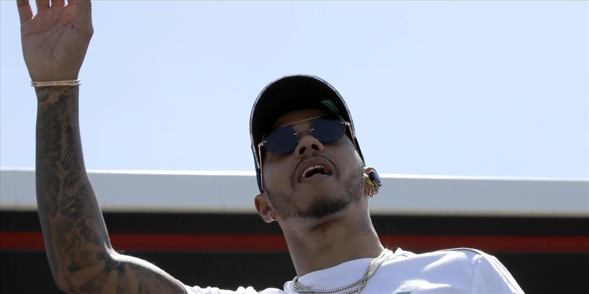 F1: Hamilton predĺžil zmluvu s Mercedesom do roku 2020