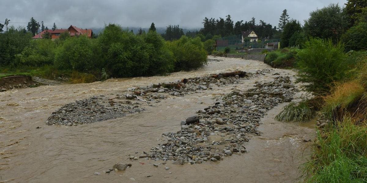 Situácia po povodniach v regióne Vysokých Tatier je stabilizovaná, odstraňujú škody
