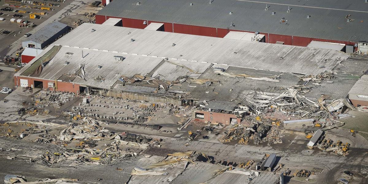 Tornádo v USA zasiahlo továreň, sedem ľudí utrpelo zranenia