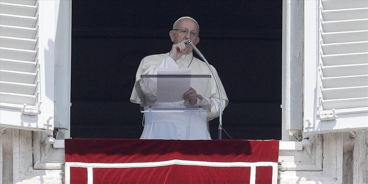 Pápež František vyzval medzinárodné spoločenstvo: Zabráňte tragédiám migrantov