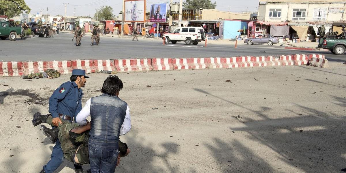 K útoku pri letisku v Kábule sa hlási IS