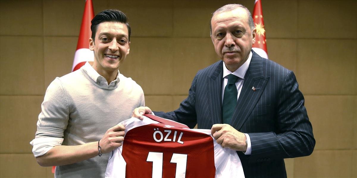 Fotografia s tureckým prezidentom mu zo života urobila peklo, Özil je v Nemecku nechceným