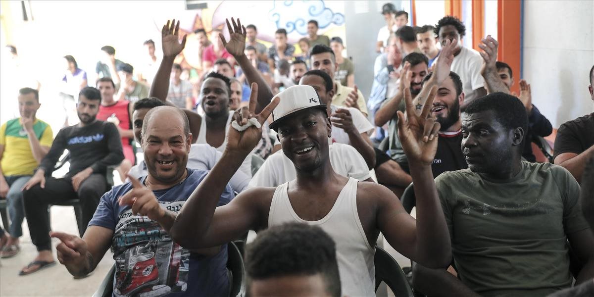 EÚ ponúkla finančnú i expertnú pomoc krajinám, ktoré prijmú migrantov