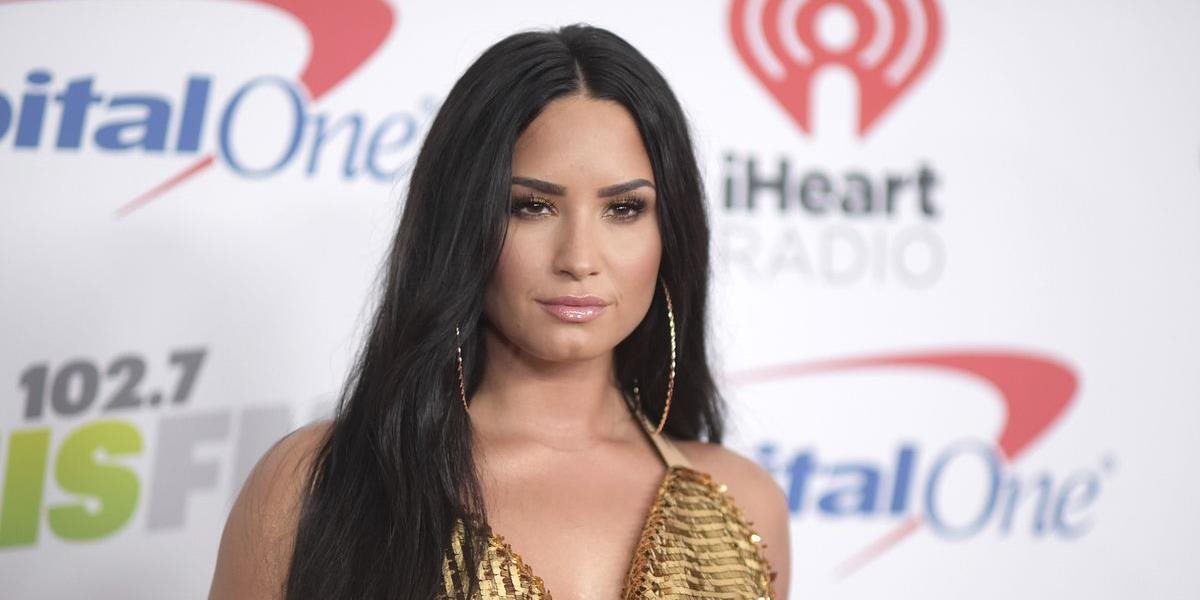Speváčku Demi Lovato hospitalizovali, pravdepodobne sa predávkovala heroínom