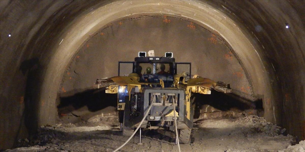 Pozastavené práce na tuneli Čebrať v stredu opäť obnovili