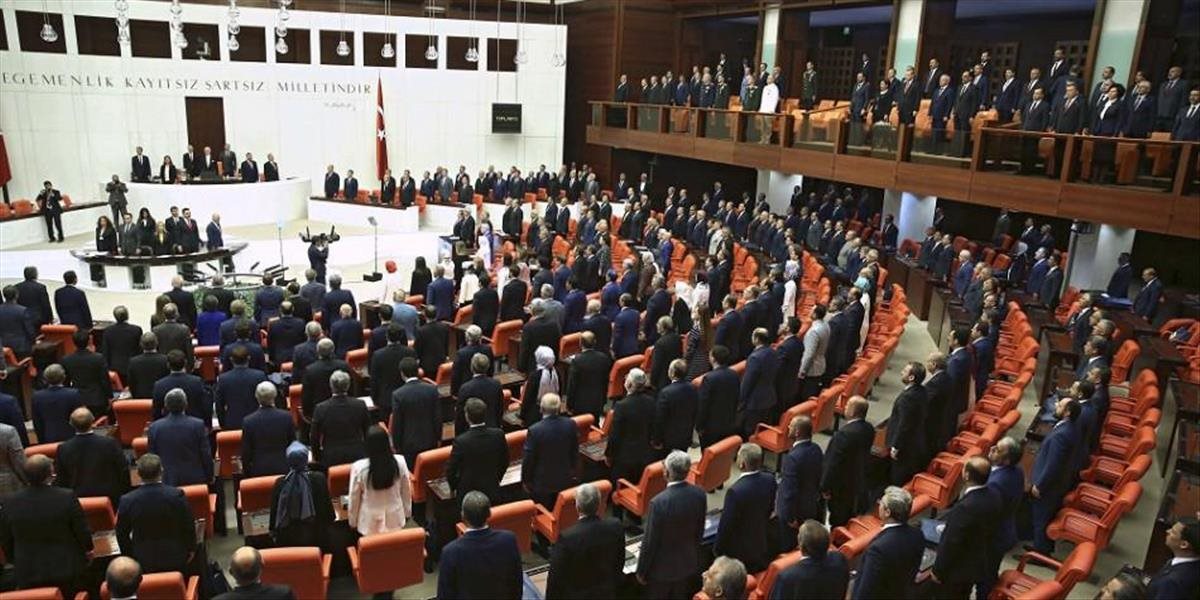 Turecký parlament schválil novelu antiteroristického zákona