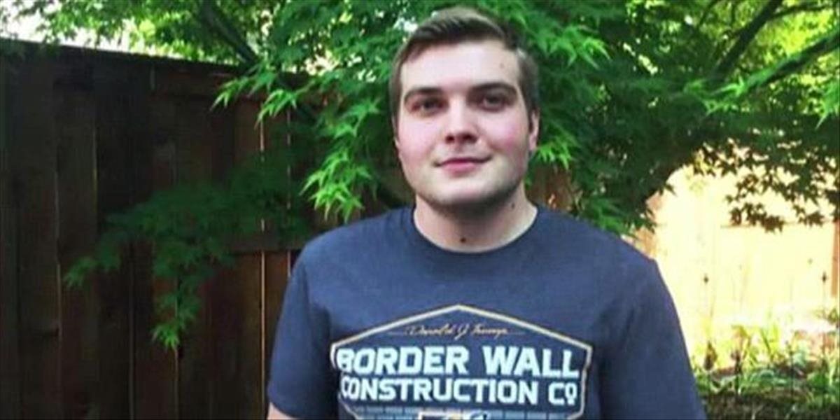 Amerického študenta suspendovali za tričko podporujúce múr medzi USA a Mexikom. Zastal sa ho až súd