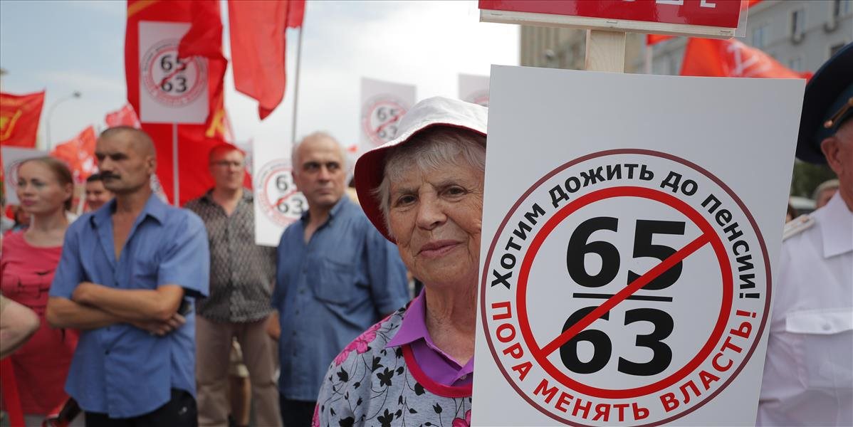 Desaťtisíce ľudí v Rusku protestujú proti zvýšeniu veku odchodu do dôchodku