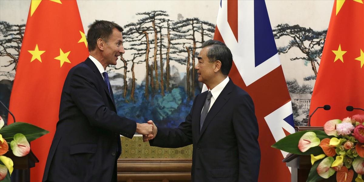 Čína ponúkla Británii rozhovory o voľnom obchode po brexite