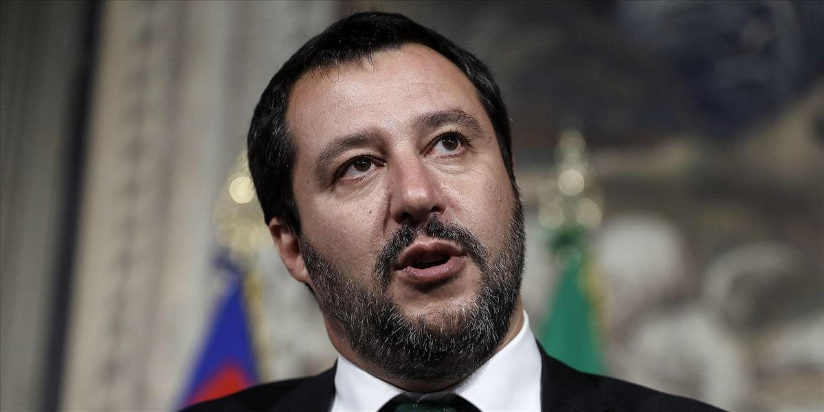 Talianov pobúril Salviniho tvít s citátom Mussoliniho