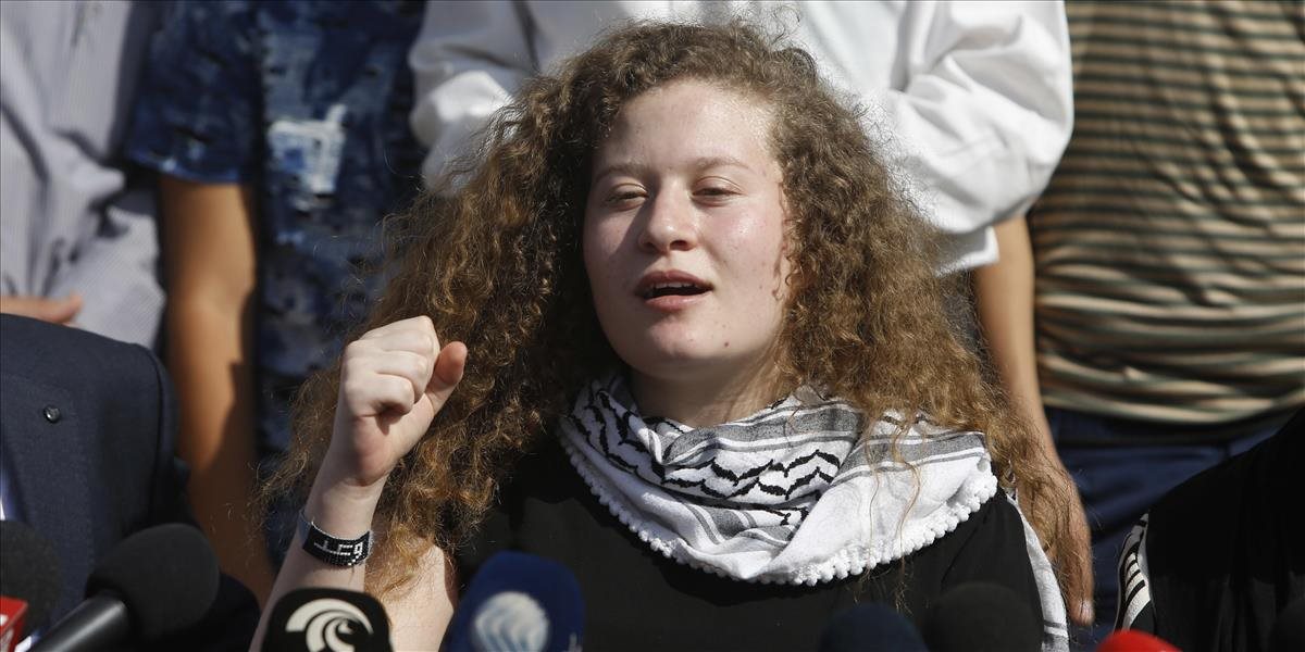 Palestínska tínedžerka, ktorá holými rukami napadla izraelských vojakov, chce byť političkou