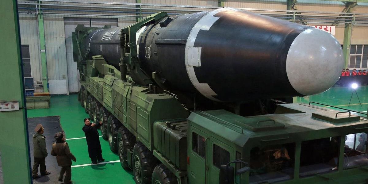 Tajné služby USA tvrdia, že KĽDR vyrába nové medzikontinentálne rakety