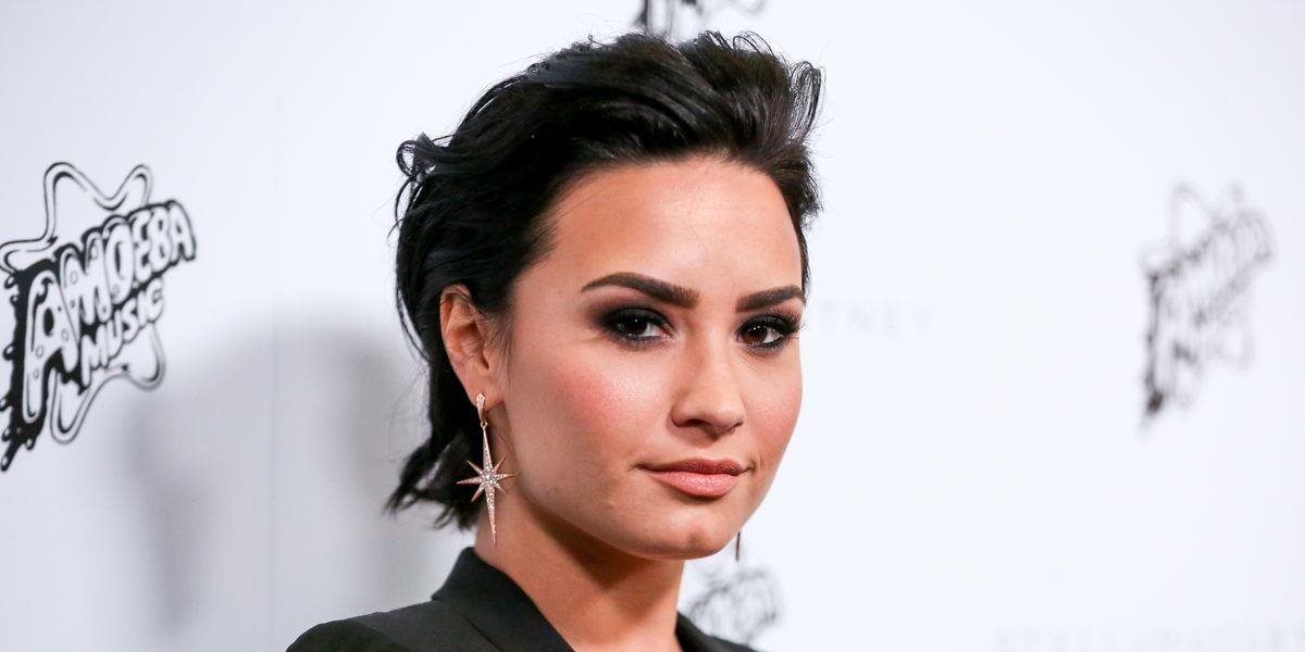 Demi Lovato je stále v nemocnici: Jej stav sa komplikuje