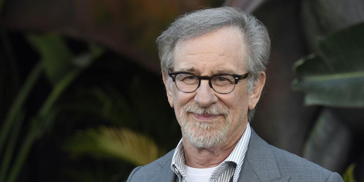 Spielberg bude spolupracovať s Clintonovou na seriáli o volebnom práve žien