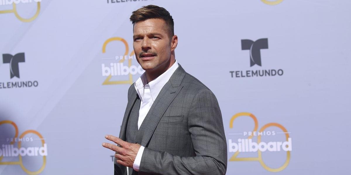 Ricky Martin zaspieva v Budapešti, Gdansku a Prahe