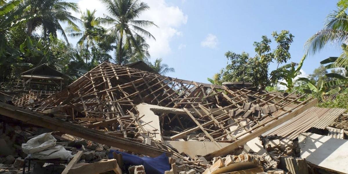 AKTUALIZOVANÉ FOTO Počet obetí zementasenia na ostrove Lombok stúpol na najmenej 142 ľudí