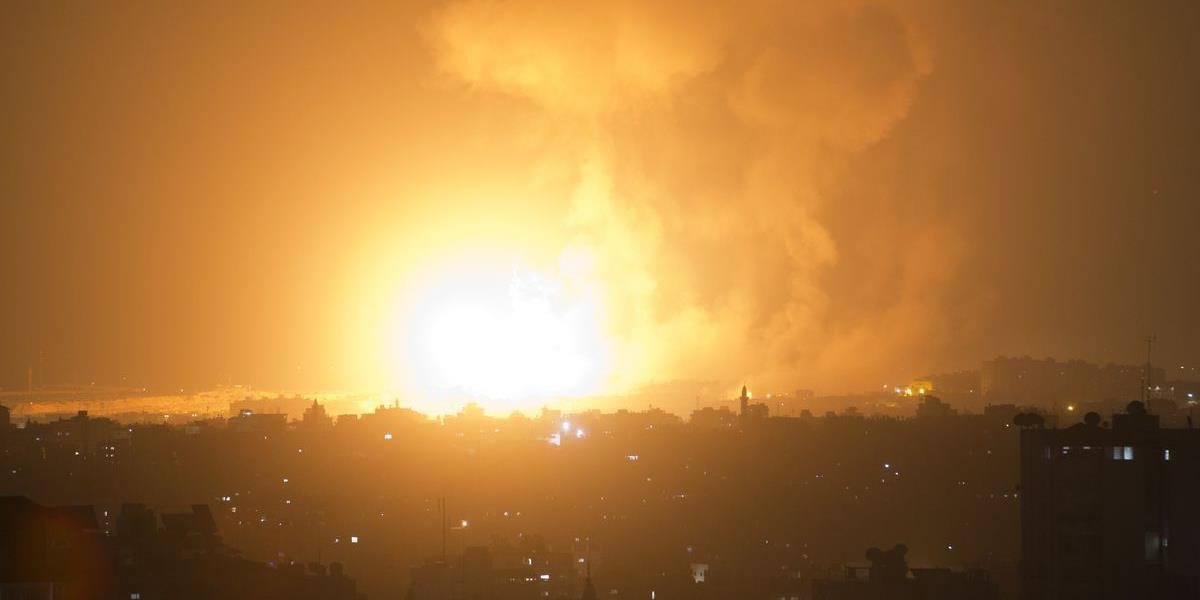Rakety vystrelené z pásma Gazy zranili v Izraeli deväť ľudí