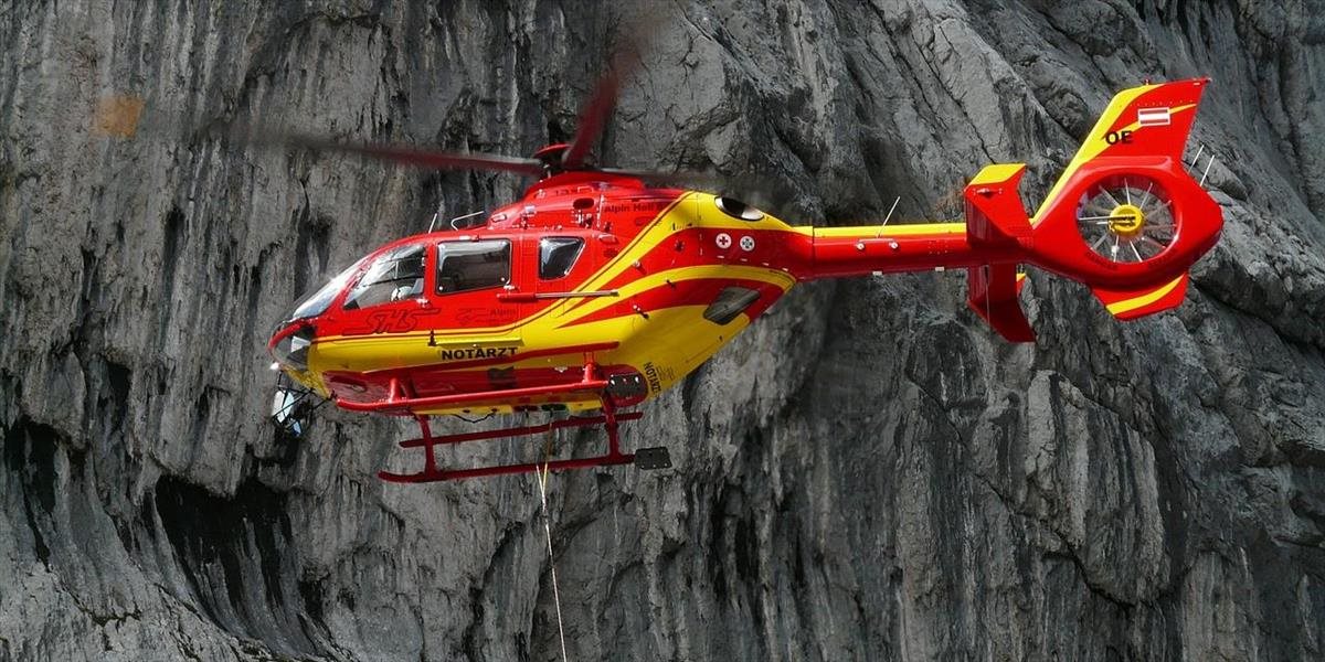 Nehodu záchranného vrtuľníka neprežil ani jeden člen posádky