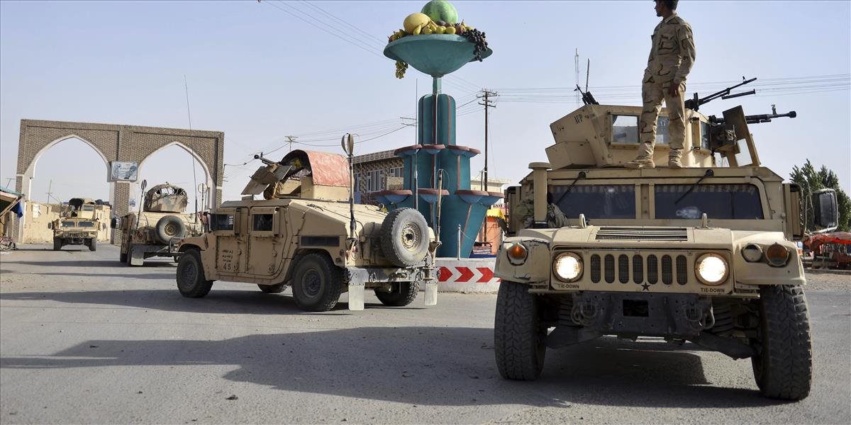 Taliban obsadil vojenskú základňu na severe krajiny