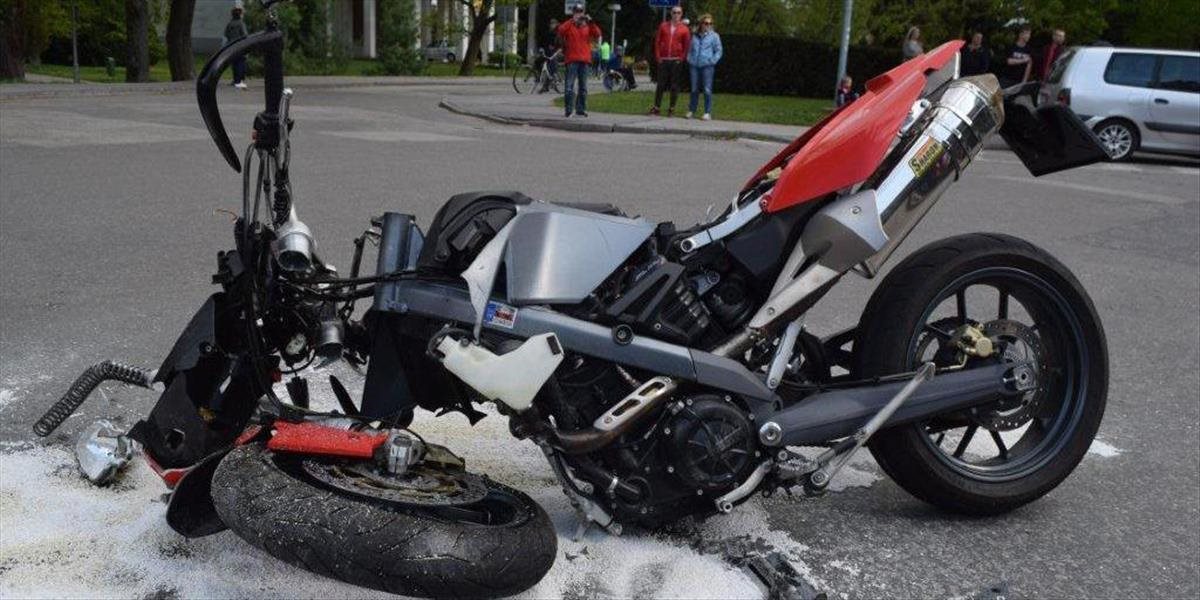 Pri nehode medzi Levočou a Harichovcami zomrel 27-ročný motocyklista