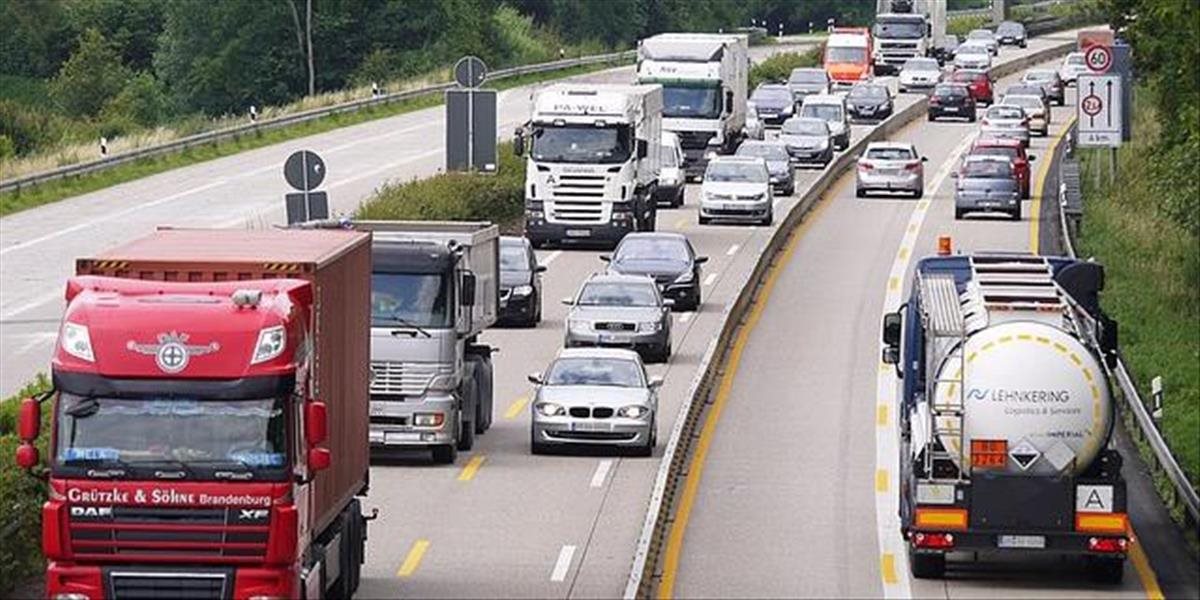 Vodiči pozor! Do pondelka večera nie je možný vjazd nákladných áut do Maďarska