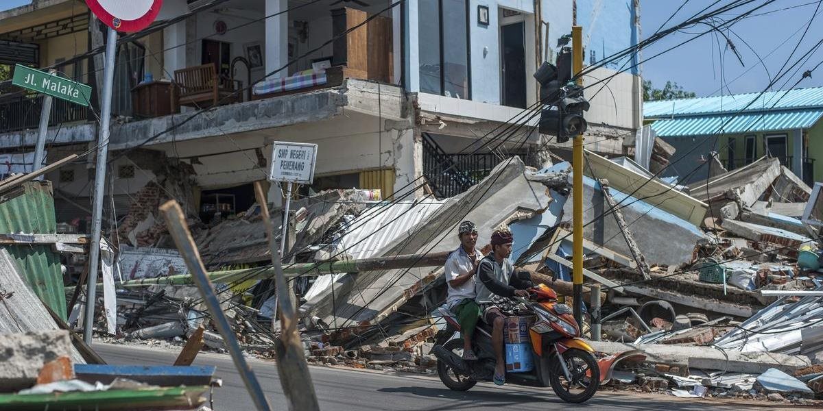 Silné zemetrasenie na Lomboku si vyžiadalo najmenej desať obetí