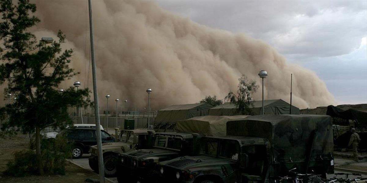Kvôli piesočnej búrke V Iráne museli hospitalizovať 95 ľudí