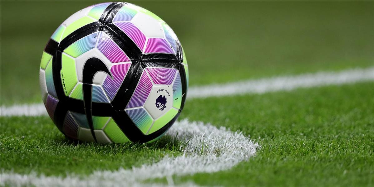 Sedem futbalových klubov Premier League podpísalo reklamnú zmluvu s eToro