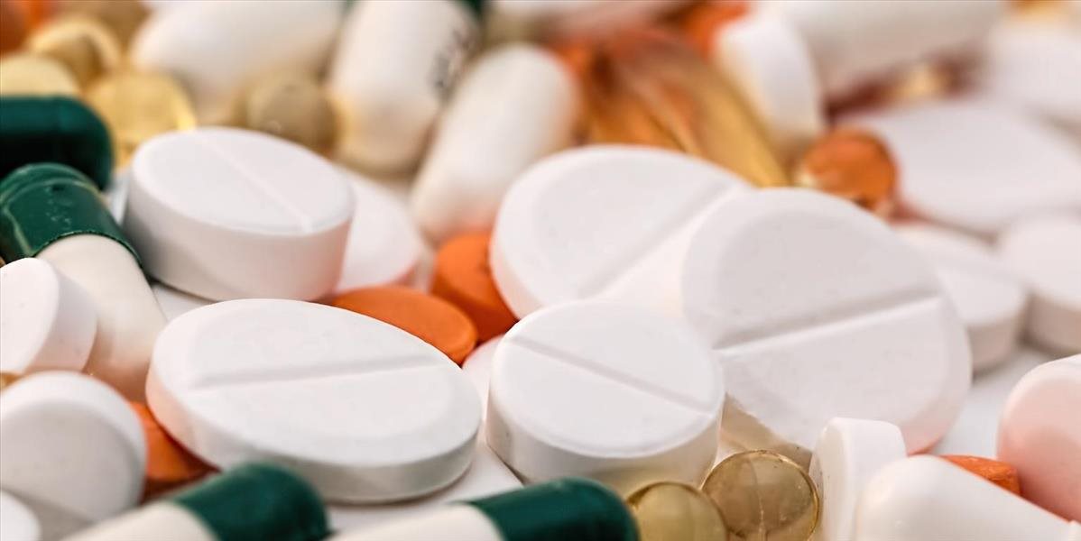 Britská vláda vyzvala farmaceutické firmy, aby zvýšili pre brexit zásoby liekov