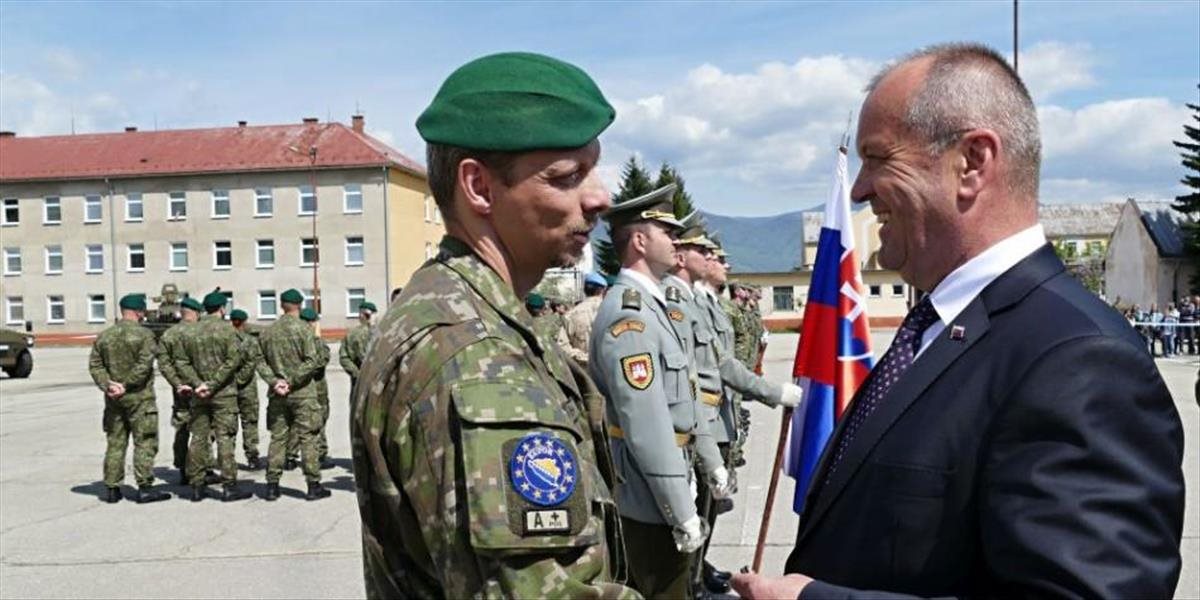 Minister obrany P. Gajdoš privítal vojakov po návrate z misií