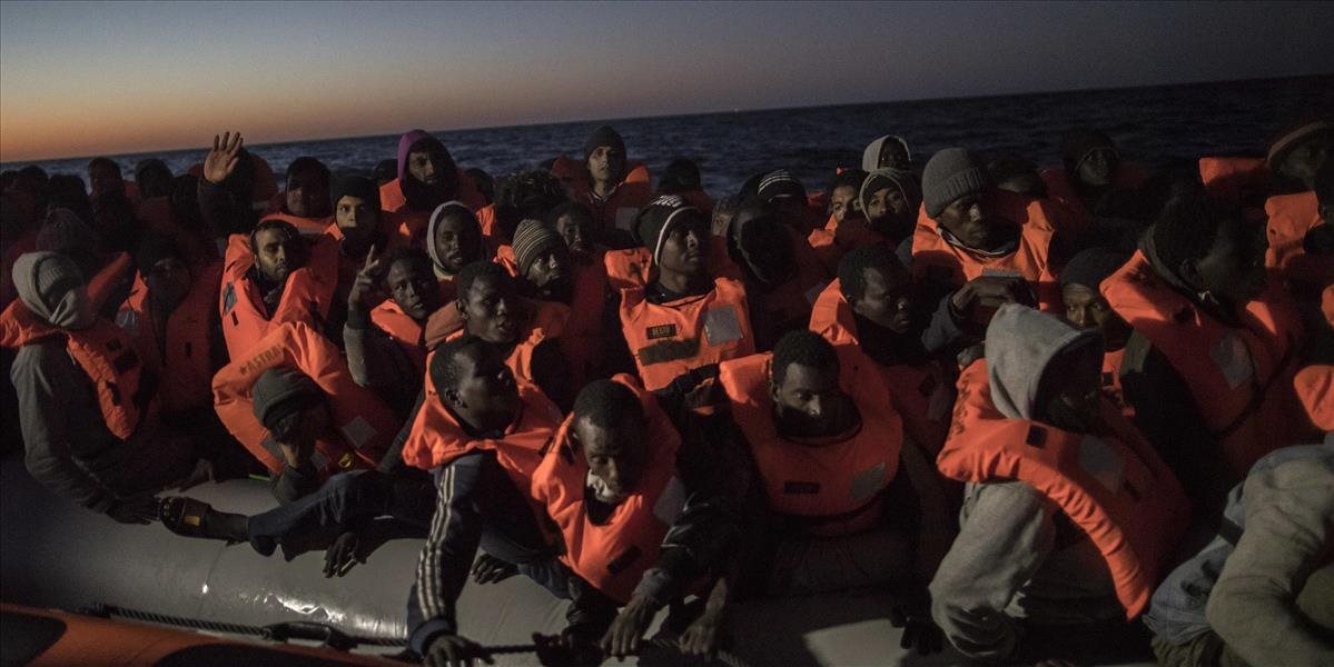 Líbyjská pobrežná stráž zachránila takmer 400 migrantov
