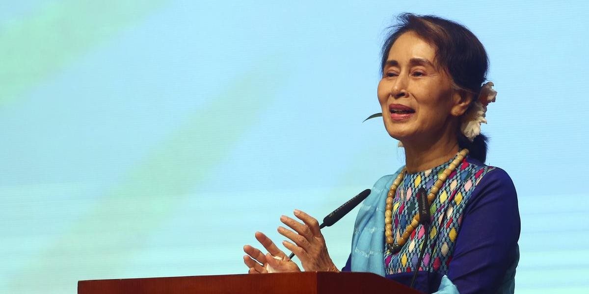 Aun Schan Su Ťij by mala pre rohinskú krízu odstúpiť, tvrdí vysoký komisár OSN