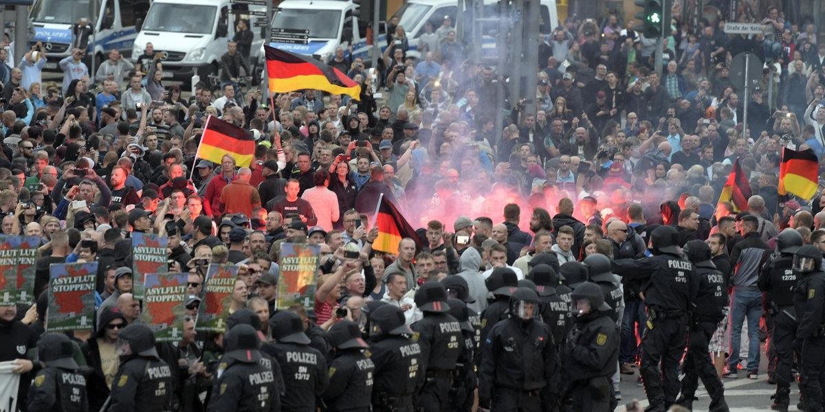 V Chemnitzi sa napätie dá krájať, začali sa demonštrácia i fórum