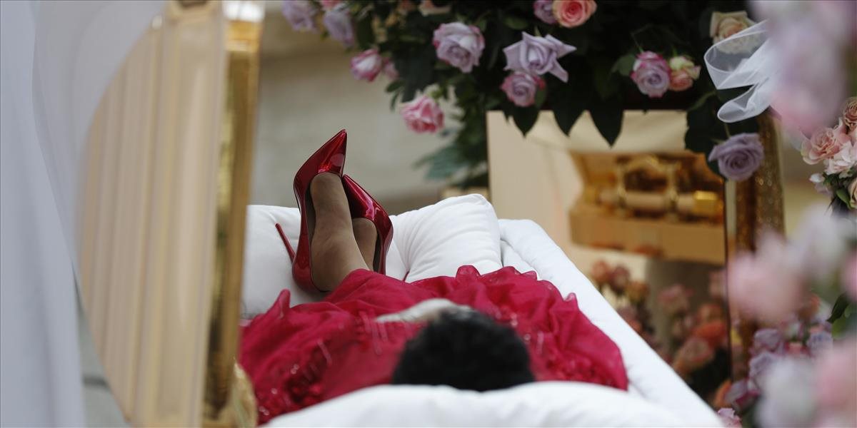 VIDEO V Detroite sa rozlúčili s kráľovnou soulu: Pohreb Arethy Franklinovej sa zmenil v niekoľkohodinovú show