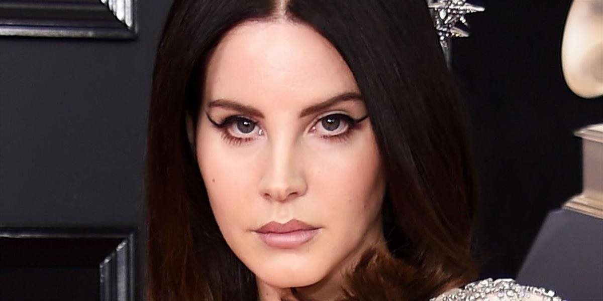 Lana Del Rey po kritike zrušila plánované vystúpenie na izraelskom festivale