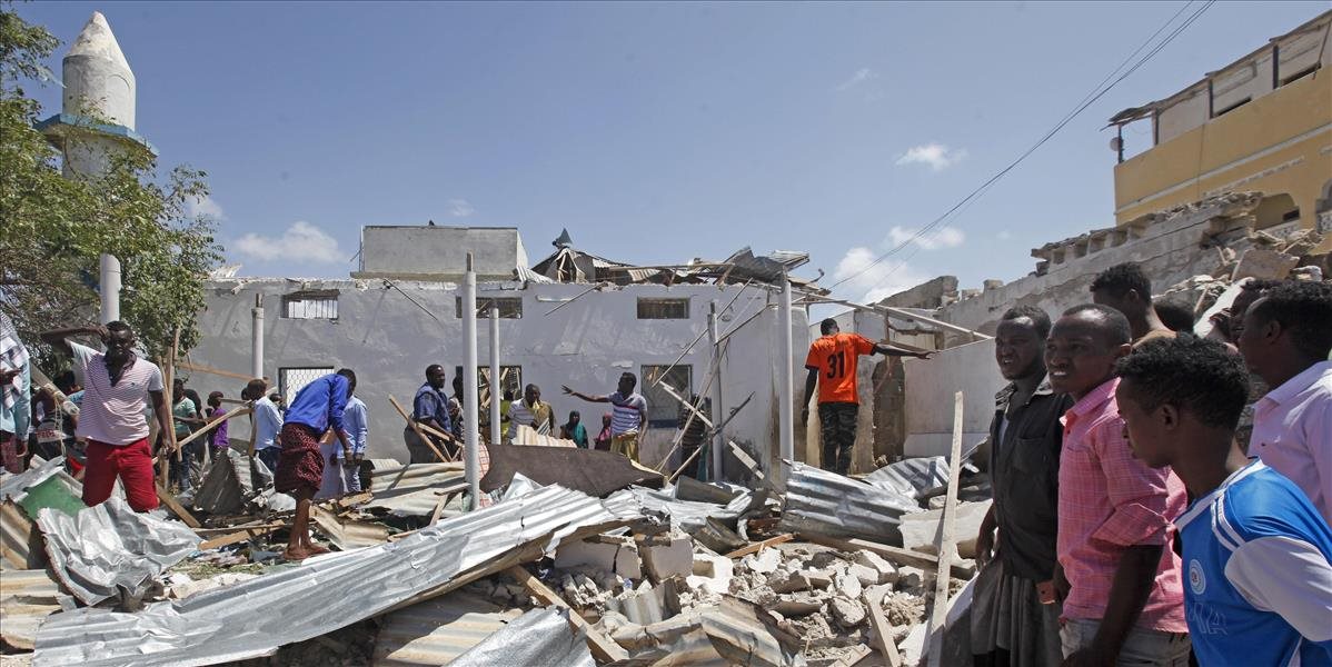 Mogadišom otriasla silná explózia: Zrútila sa aj škola