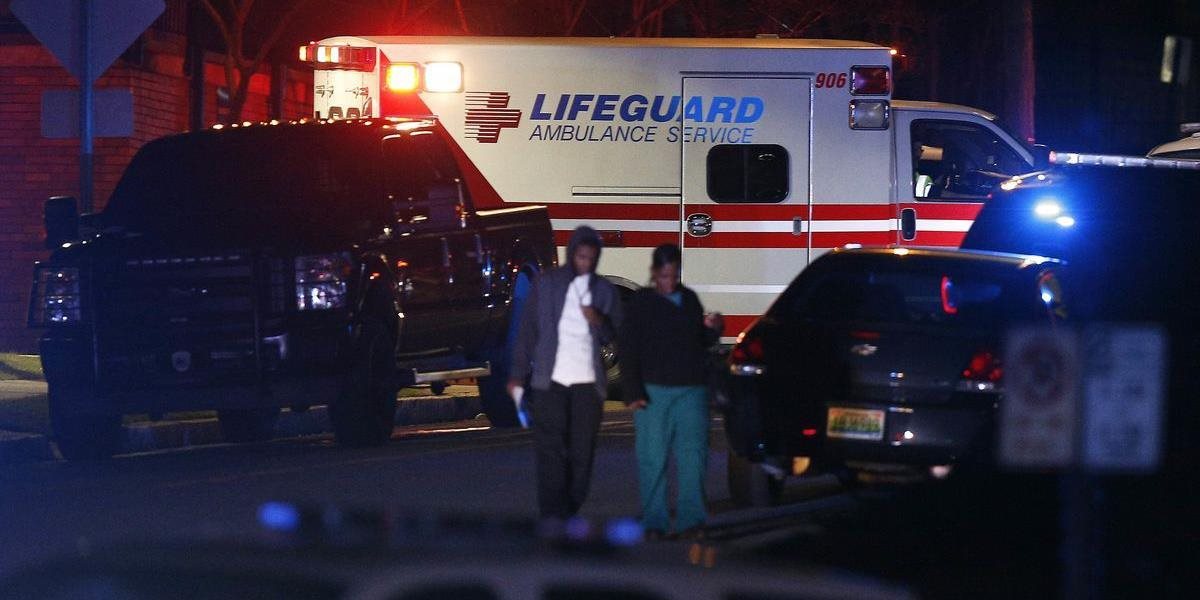 Pri streľbe v Alabame sa zranilo najmenej sedem ľudí
