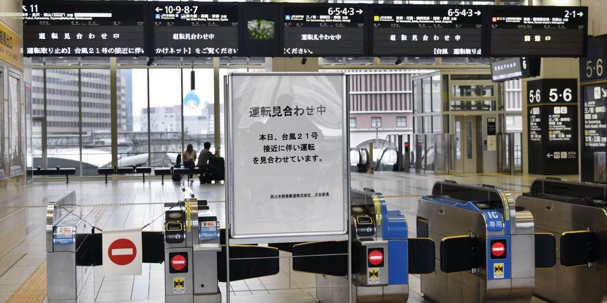 Japonsko ohrozuje tajfún, zrušili už 600 letov