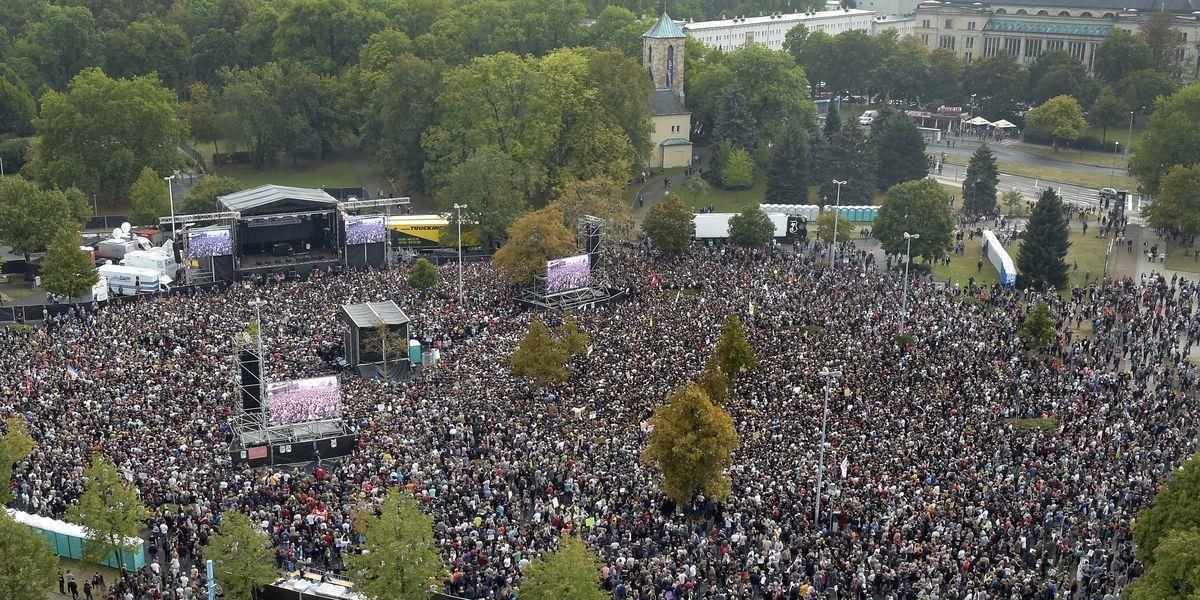 FOTO Na koncert proti pravicovému extrémizmu v Chemnitzi prišlo najmenej 65-tisíc ľudí