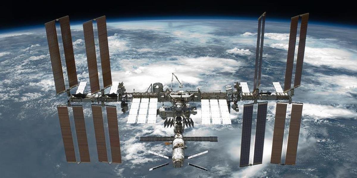 Nedávnu mimoriadnu situáciu na ISS nespôsobil mikrometeorit, ale chyba konštruktéra