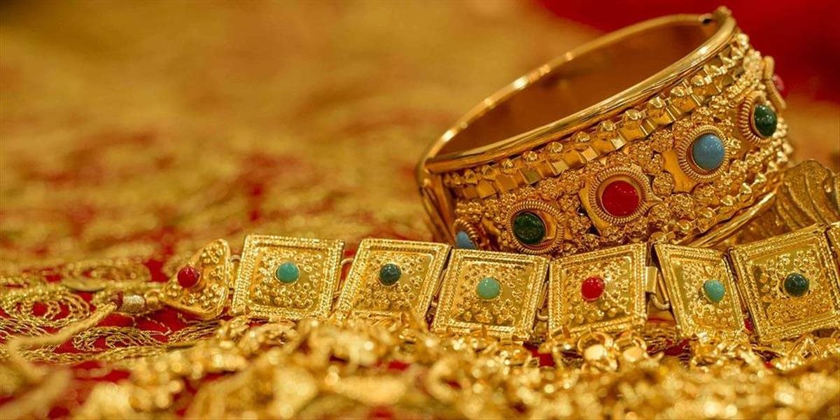 Ruských turistov vo Francúzsku okradli o šperky za pol milióna eur