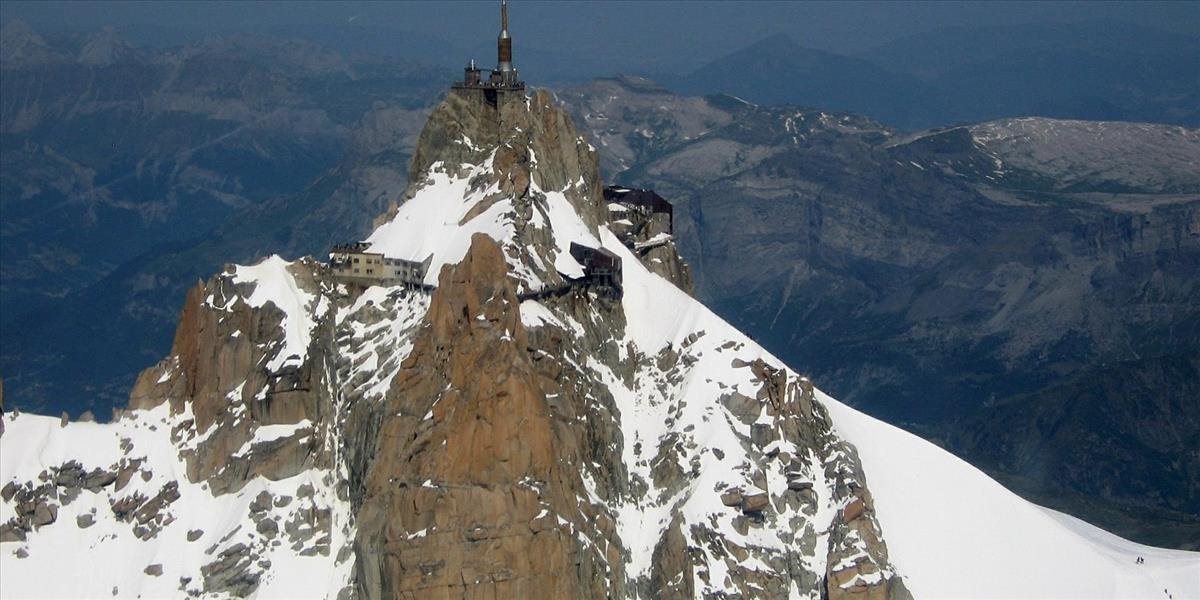 Úrady vo Francúzsku obmedzia denný počet turistov mieriacich na Mont Blanc