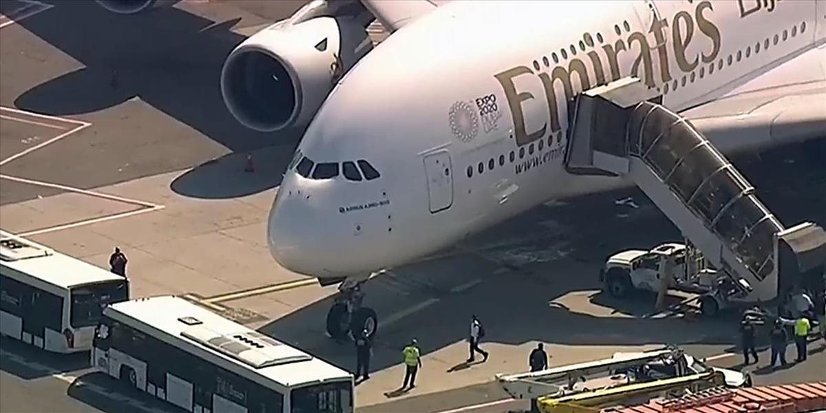 Cestujúci v lietadle Emirates, ktoré po pristátí dali do karantény, zrejme ochoreli na chrípku