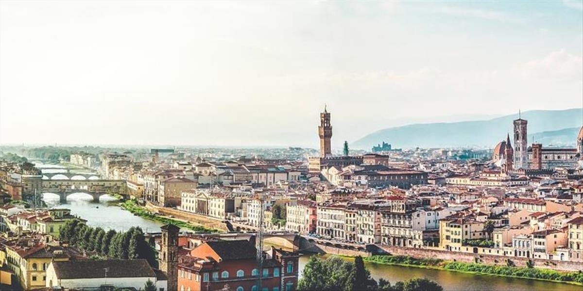 Florencia zaviedla pokuty za mlsanie v historickom centre
