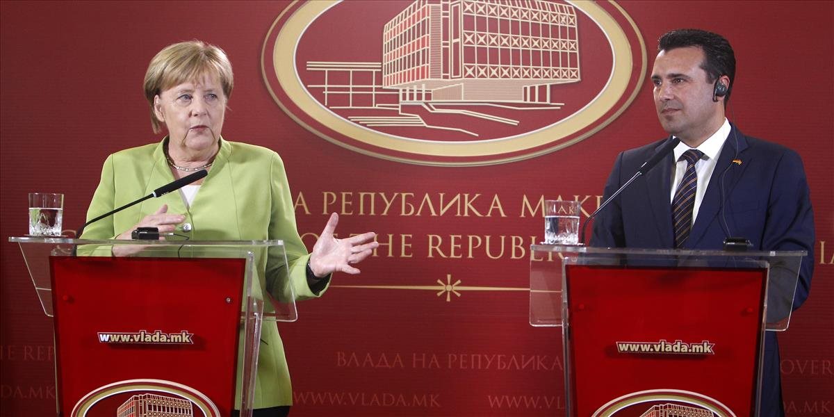 Merkelová apeluje na Macedónčanov, aby prijali dohodu o zmene názvu