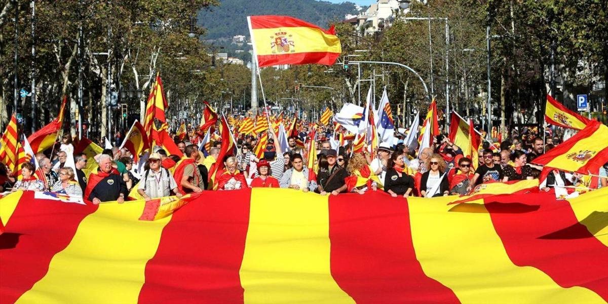 Proti odtrhnutiu Katalánska demonštrovali v Barcelone tisíce ľudí