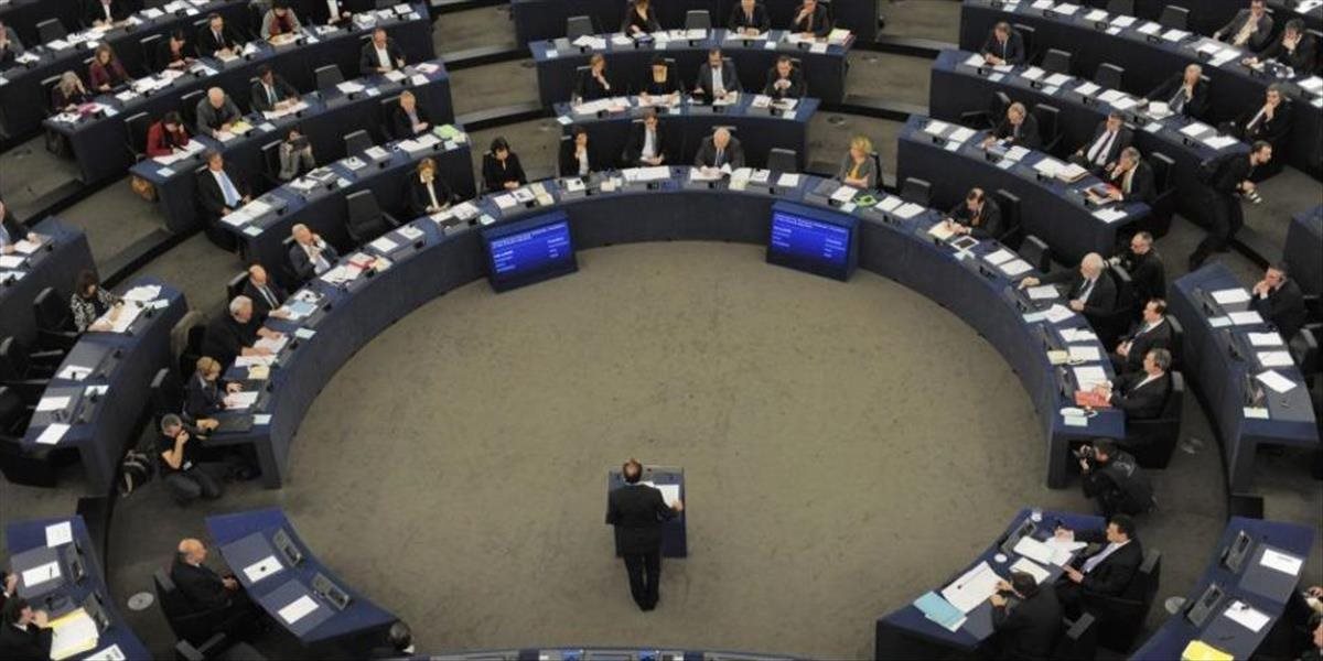 Poslanci Europarlemaentu schválili správu o stave demokracie v Maďarsku